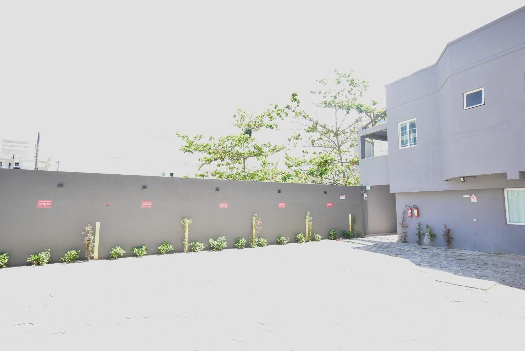 Residencial Melfi 3 Ap.1 Frente Apartment Bombinhas Exterior foto